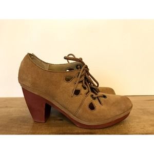 Latigo Cabo Anthropologie Women's Tan Suede Lace Up Wood Heel Booties Size 7.5